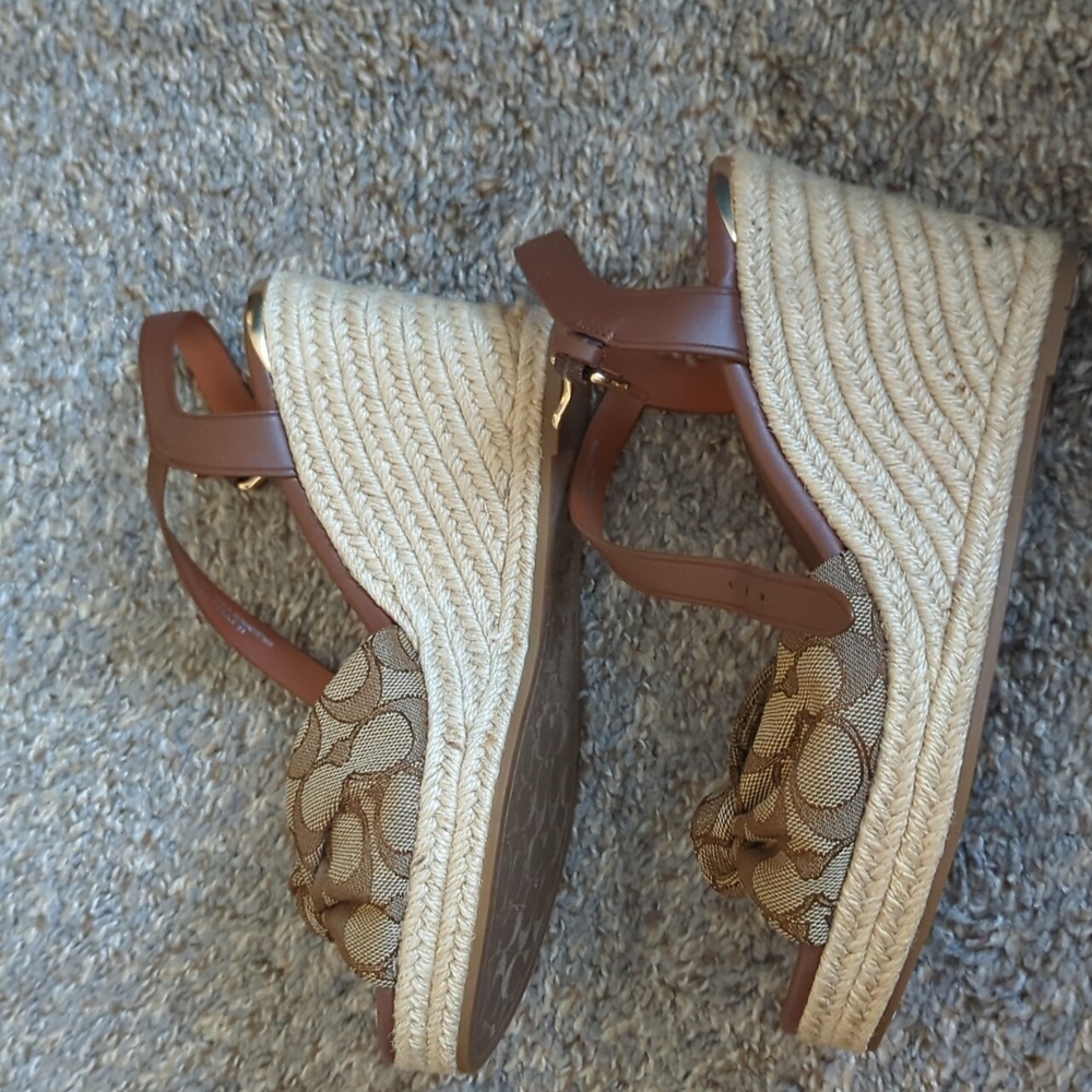 Coach sandals - Picture 3 of 3